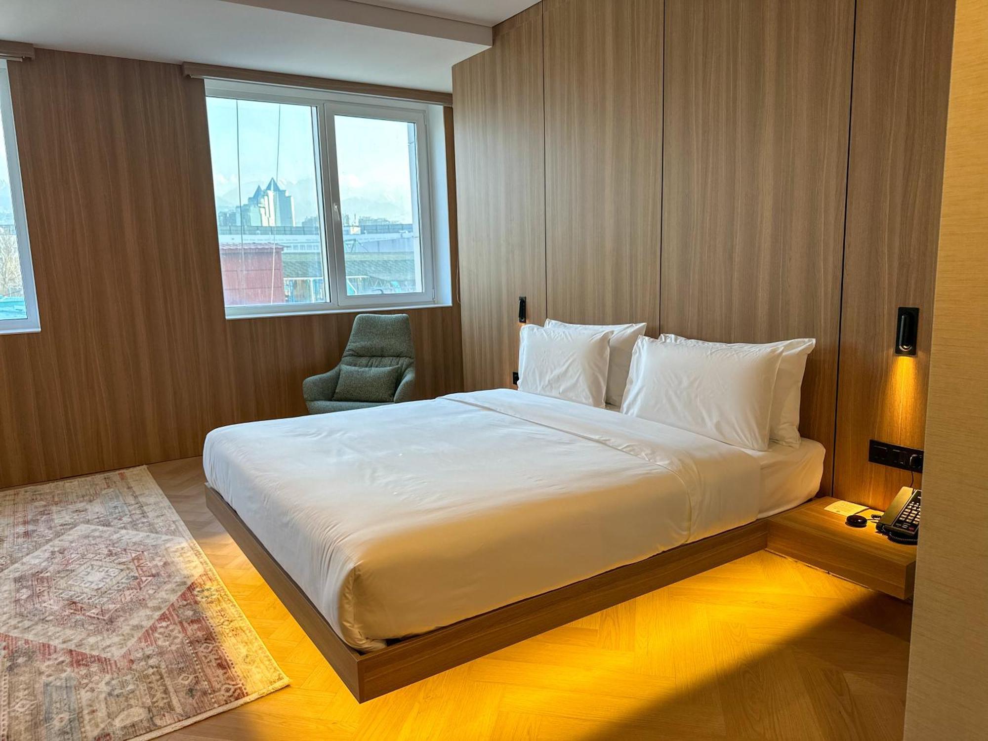 Resident Hotel Abay Ałma Ata Zewnętrze zdjęcie